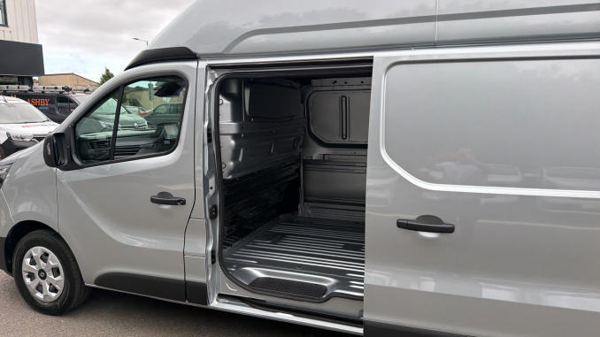 Renault Trafic Swb Diesel SH30 Blue dCi 150 High Roof Advance [Safety] Van - Image 5